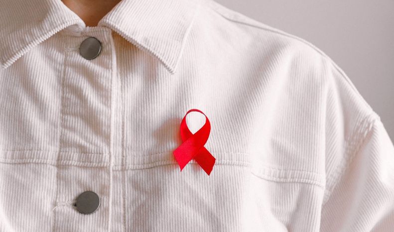 A Guide to HIV/AIDS Symptoms, Causes, And Prevention
